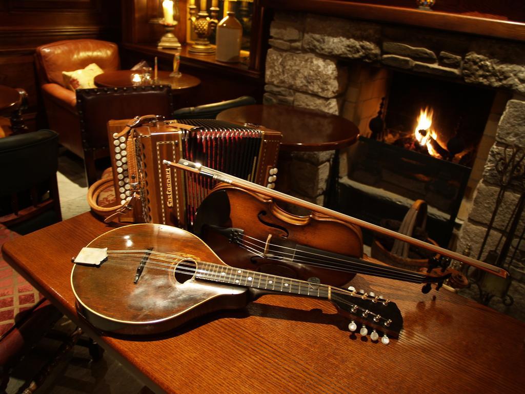 Riverbank, Country Pub And Guesthouse 카리크마크로스 외부 사진